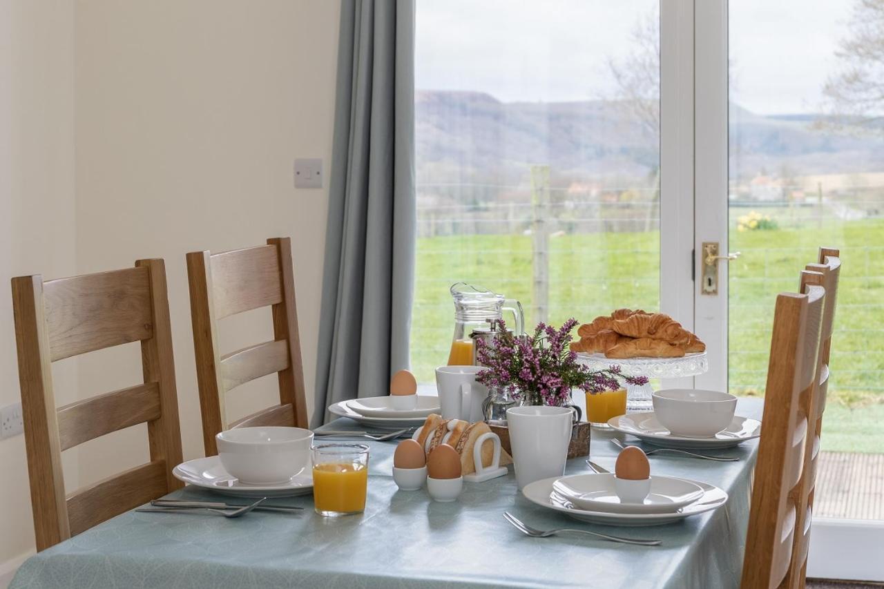 The Grainary Cottages Scarborough Esterno foto