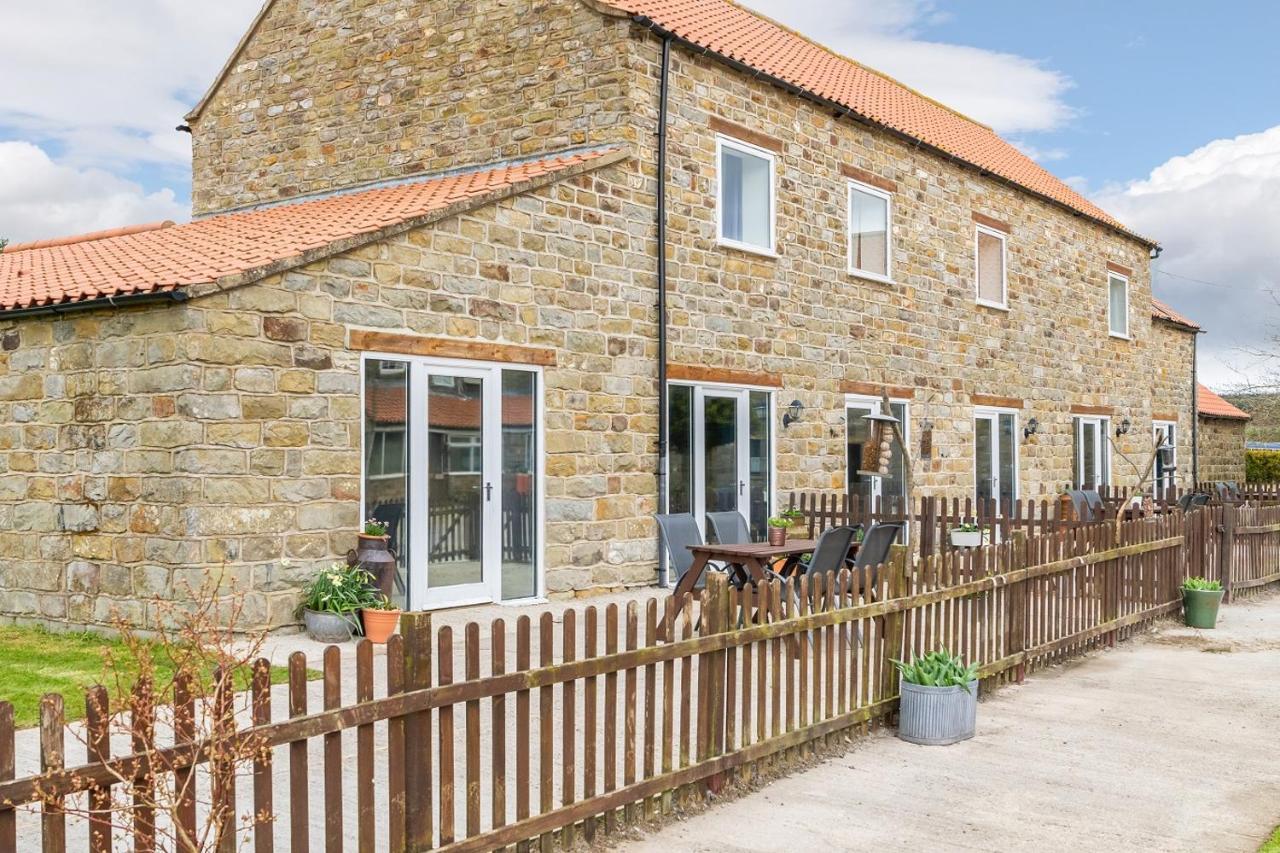 The Grainary Cottages Scarborough Esterno foto