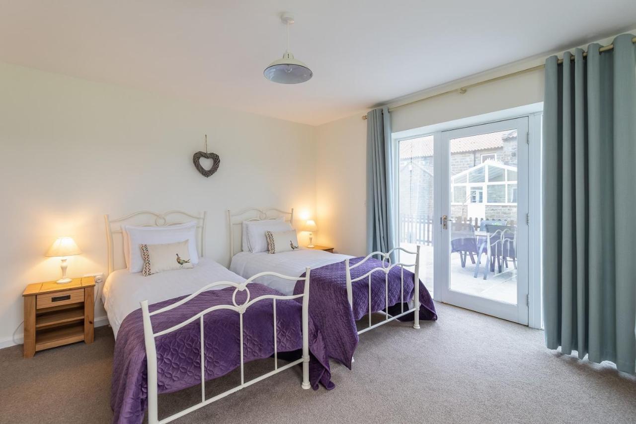 The Grainary Cottages Scarborough Esterno foto
