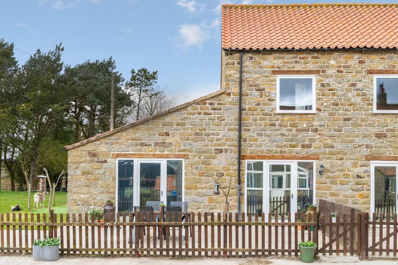 The Grainary Cottages Scarborough Esterno foto